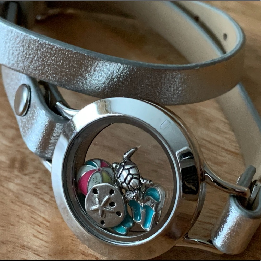 Origami Owl locket bracelet silver & black straps